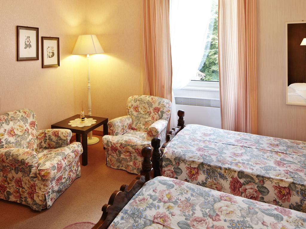 Albergo Milano Snc Lanzo dʼIntelvi Δωμάτιο φωτογραφία